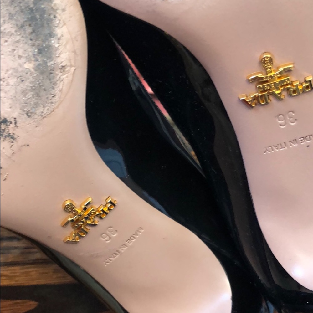 Prada heels - Picture 4 of 7